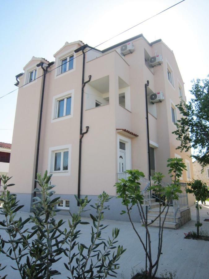 M&B Guest House Srima Exterior photo